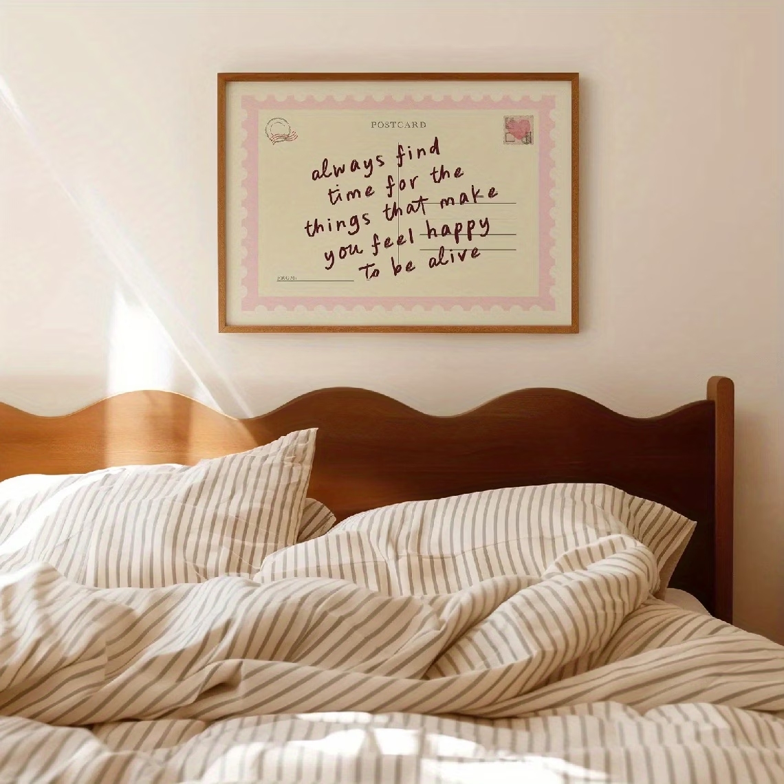 Retro Postcards That Encourage - đánh giá và giá Interior Design Living Room